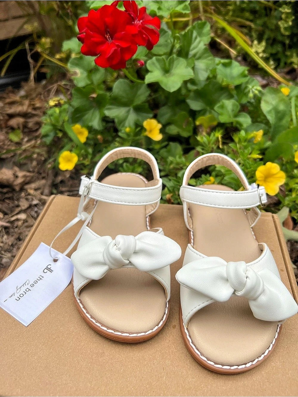 Girls White Bow Sandals - NWT - Toddler Size 10